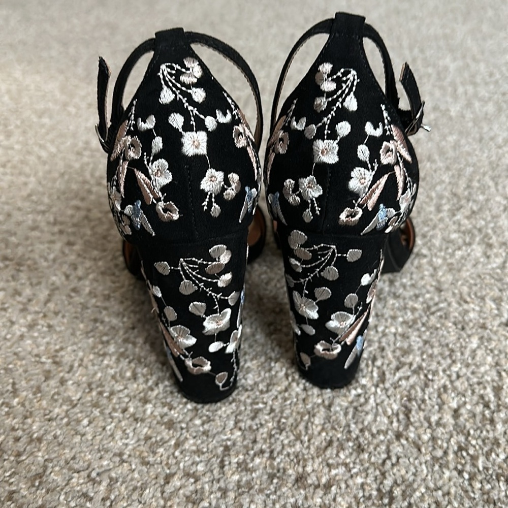 Sugar Embroidered Heels - Picture 5 of 5